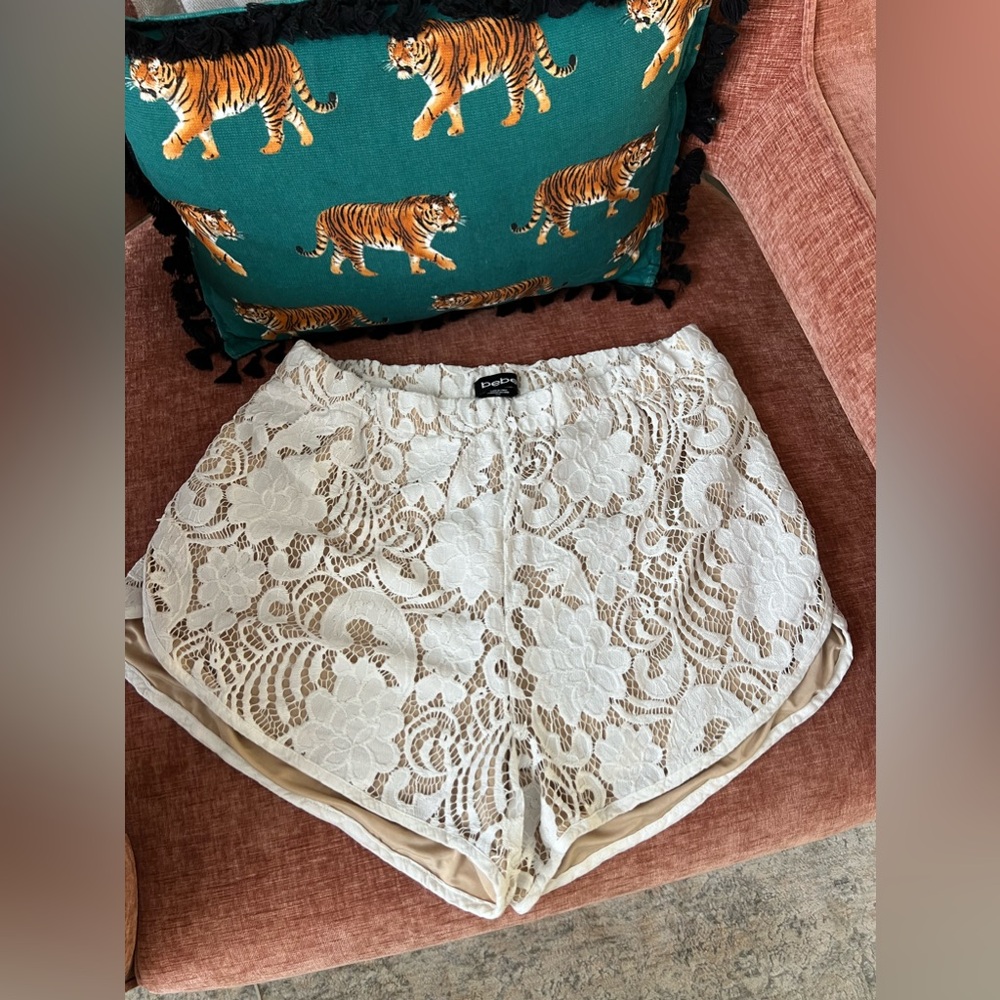 Bebe lace shorts